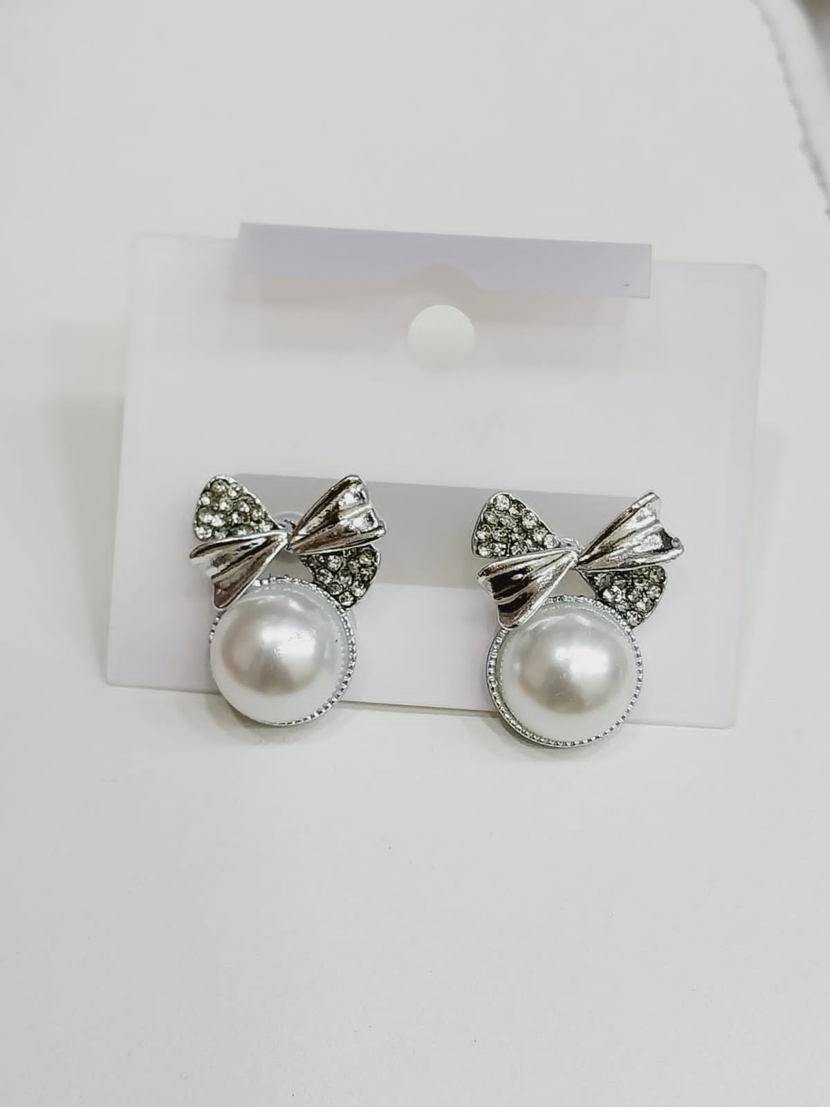 BOW STUDS