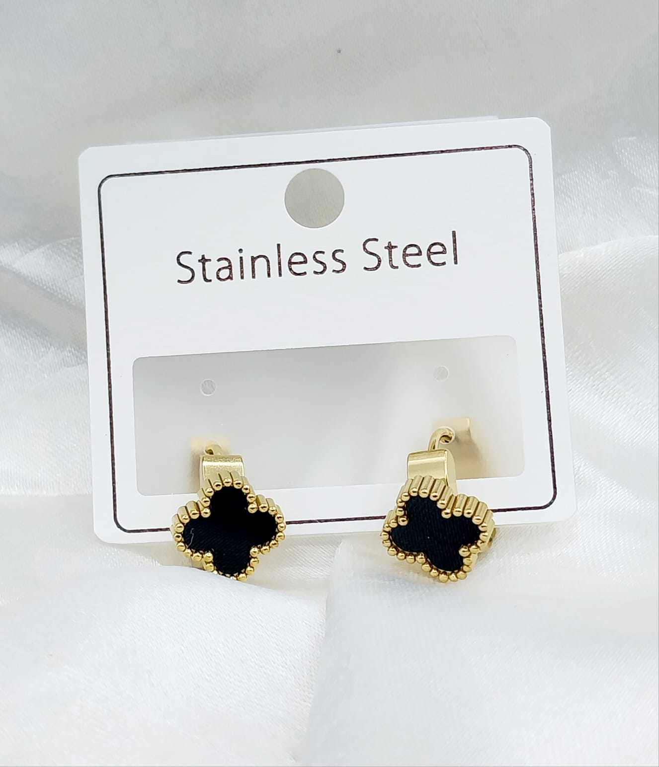 BLACK CLOVER EARRINGS