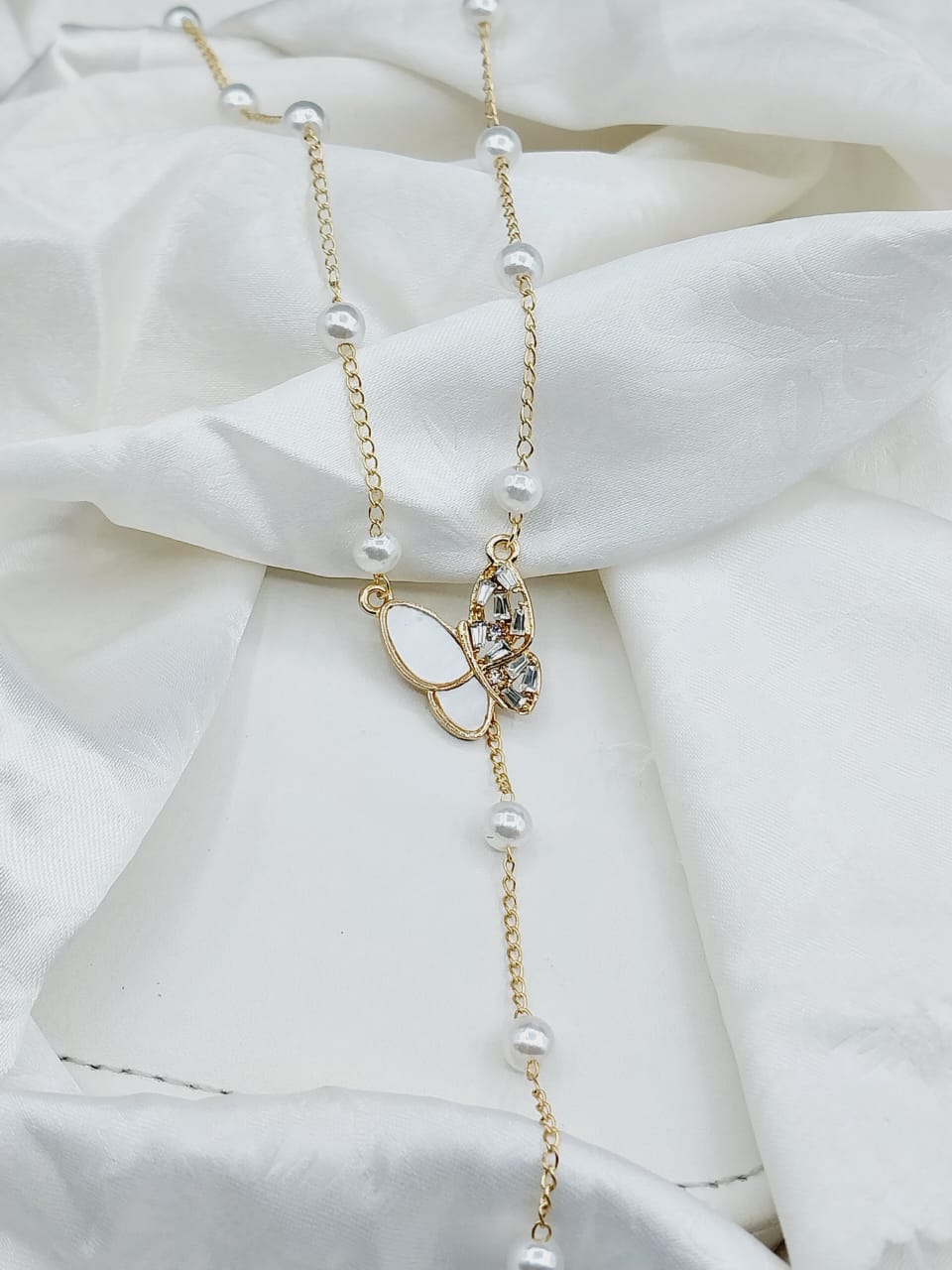 BUTTERFLY PEARL NECKLACE