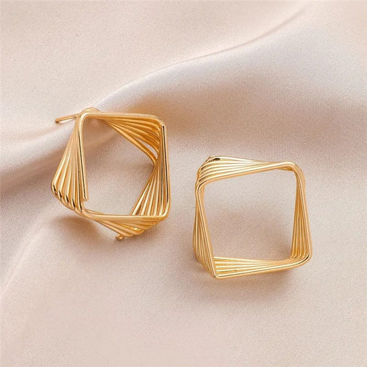 TWISTED SQUARE HOOPS