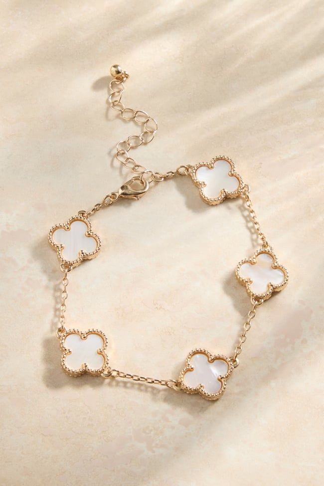 WHITE CLOVER BRACELET